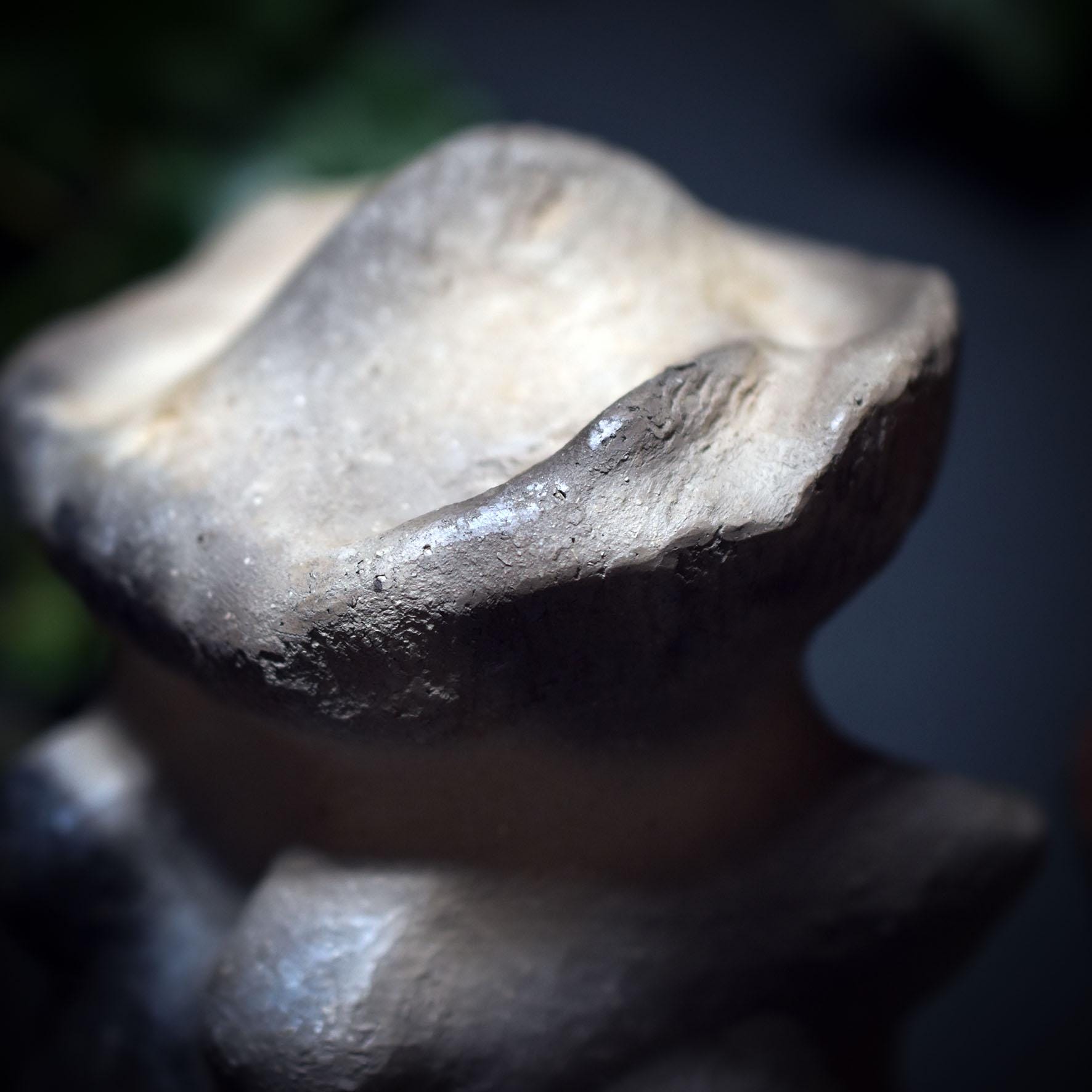 Skulptur Pilzfrau – Hüterin des Waldes - im Feuer geboren - traditionelle Rauchbrandkunst - Art.Nr.: SKU102