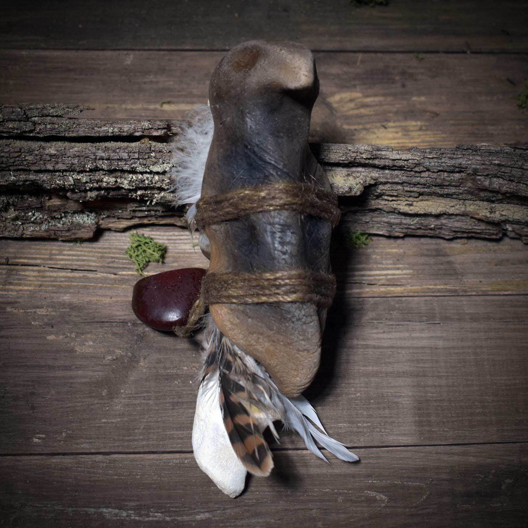 Ritualstab des Falken – Schamanisches Werkzeug in Rauchbrandkunst - Klarer Blick, Führung & luftige Kraft