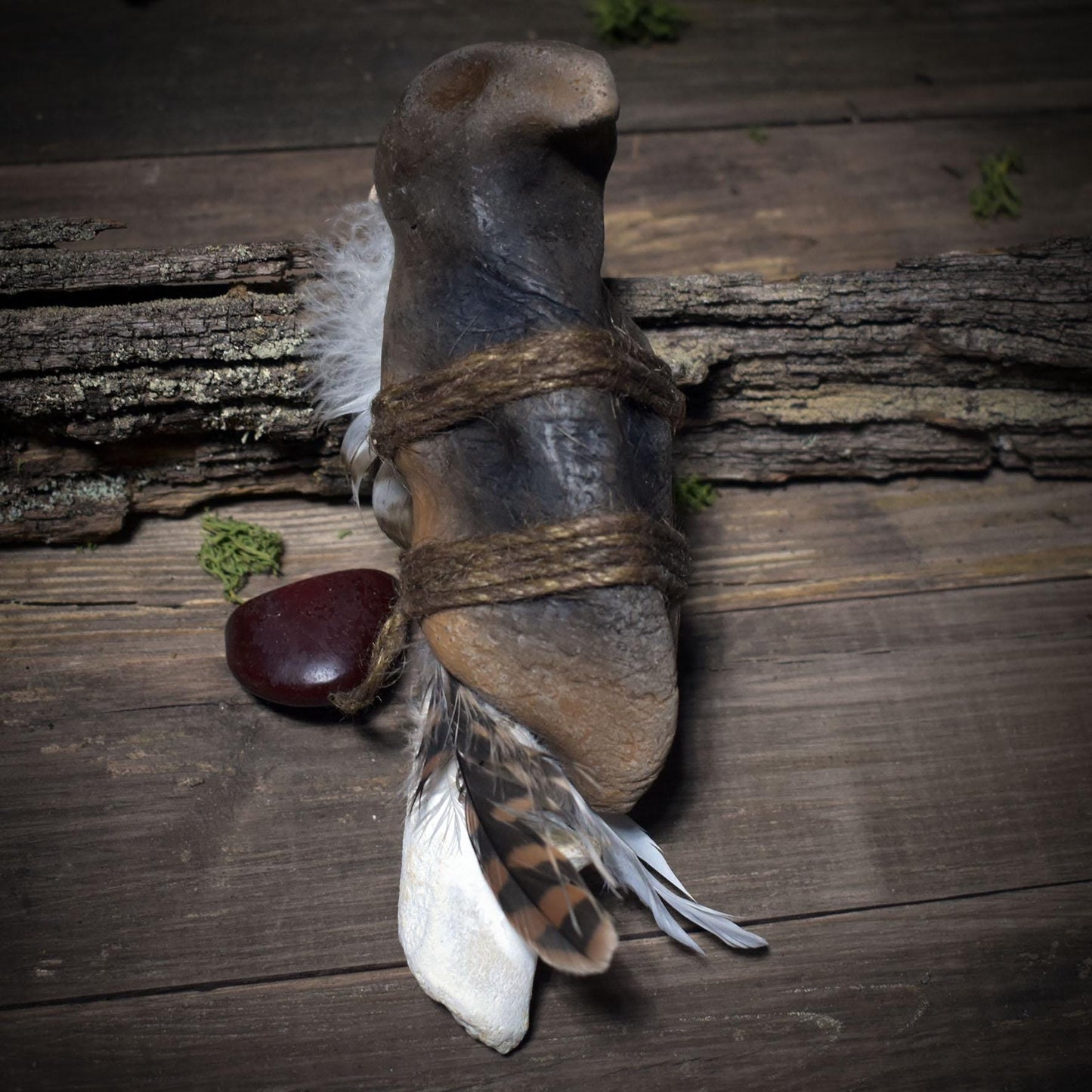 Ritualstab des Falken – Schamanisches Werkzeug in Rauchbrandkunst - Klarer Blick, Führung & luftige Kraft