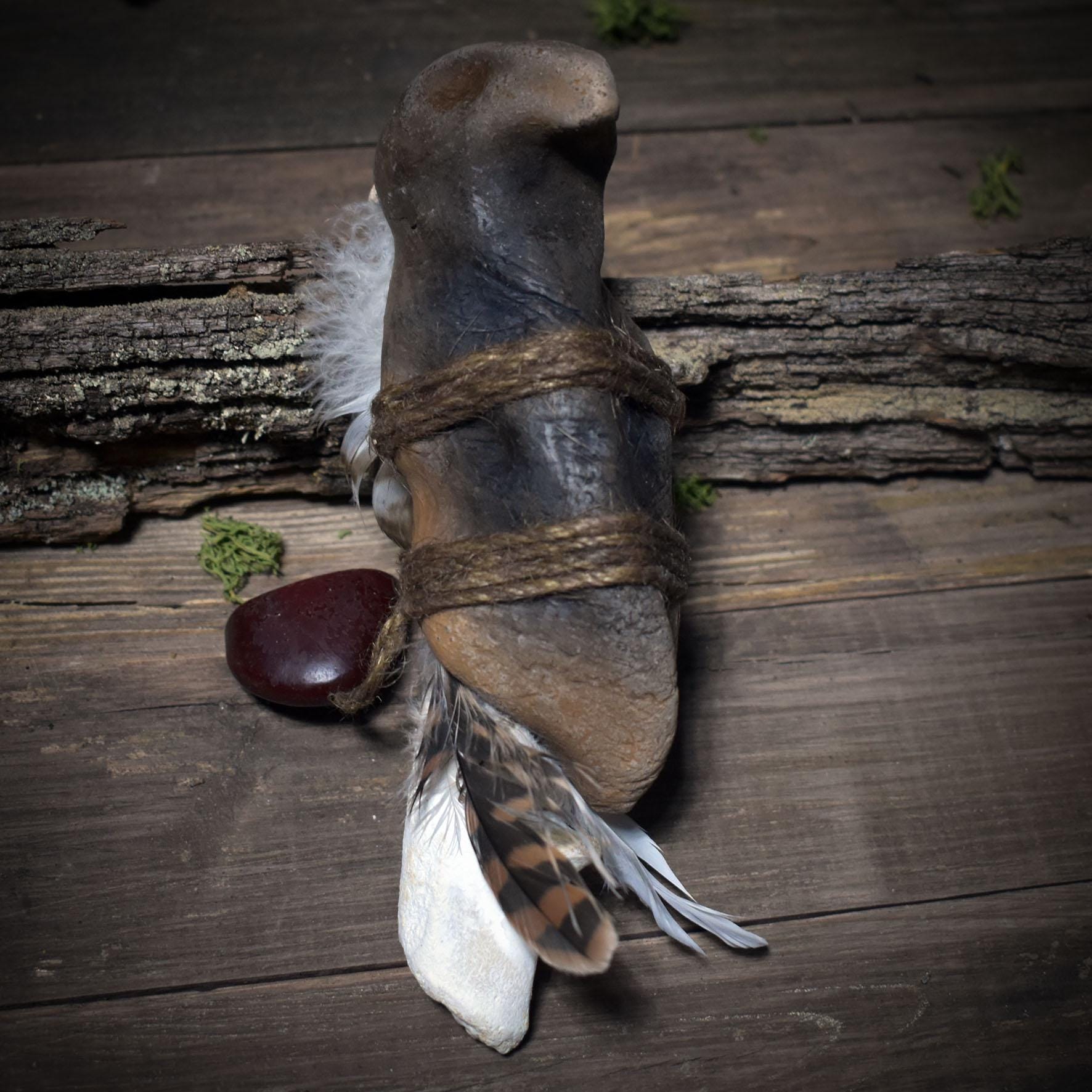 Ritualstab des Falken – Schamanisches Werkzeug in Rauchbrandkunst - Klarer Blick, Führung & luftige Kraft