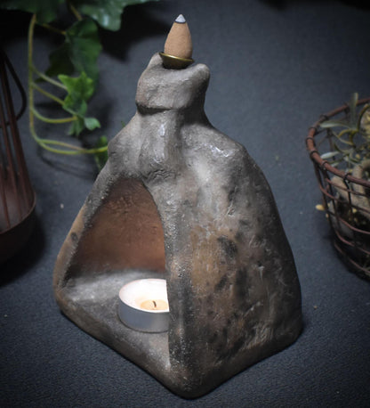 Räucherkegelhalter „Schamanin“ – Rückfluss & Teelicht in archaischer Rauchbrandkunst
