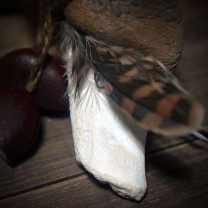 Ritualstab des Falken – Schamanisches Werkzeug in Rauchbrandkunst - Klarer Blick, Führung & luftige Kraft