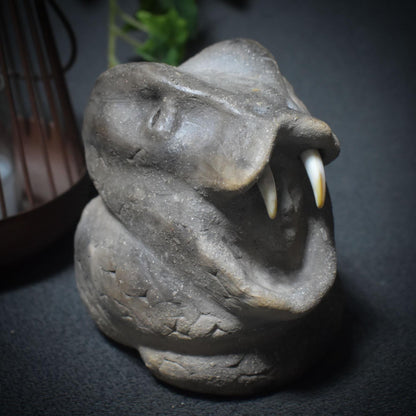 Krafttier Schlange – Schamanische Skulptur aus traditioneller Rauchbrandkunst - Art.Nr.: SKU122