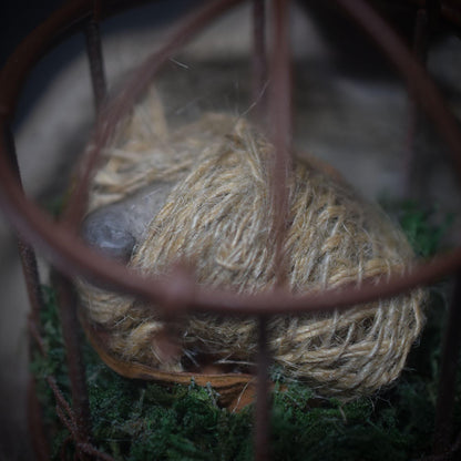 Hüterin des inneren Kindes – Frauenkopf mit Vogelkäfig - traditionell gebrannter Ton in archaischer Gestalt