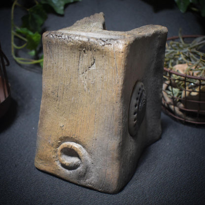 Das Buch des Lebens – Spiegel deiner Seele - aus traditionell gebranntem Ton - archaische Kunst mit Tiefgang