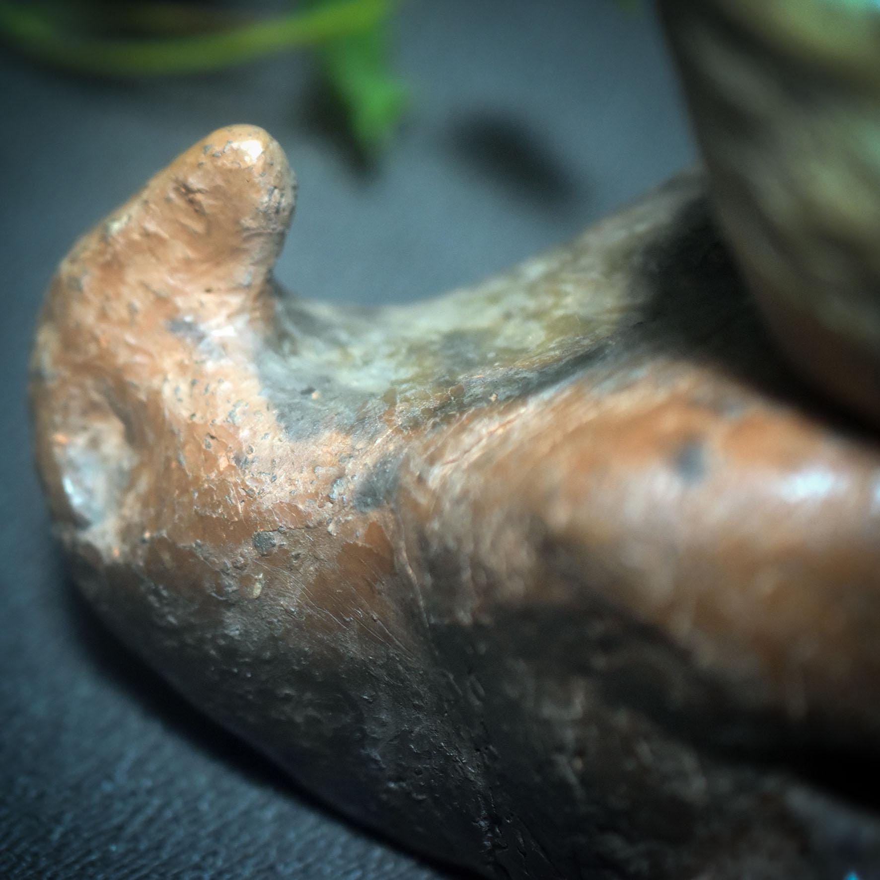 Der liegende Falke/4-in-1 Räuchergefäß für Klarheit & Weitblick - Duftlampe/Räucherschale/Räucherstövchen/Teelichthalter