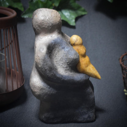 Mutter und Tochter – Skulptur weiblicher Kraft - traditionelle Rauchbrandkunst - Göttin der Weisheit