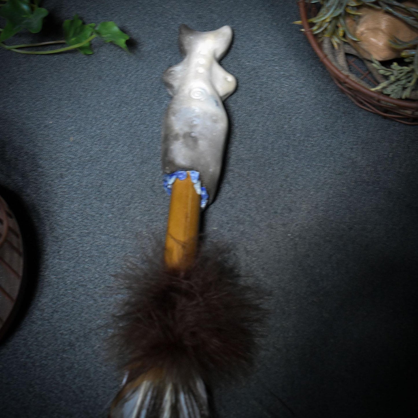 Räucherfedern der Mondgöttin – Hüterin von Intuition und Klarheit - archaische Rauchbrandkunst - Ritualwerkzeug - Art.Nr.: RÄF010