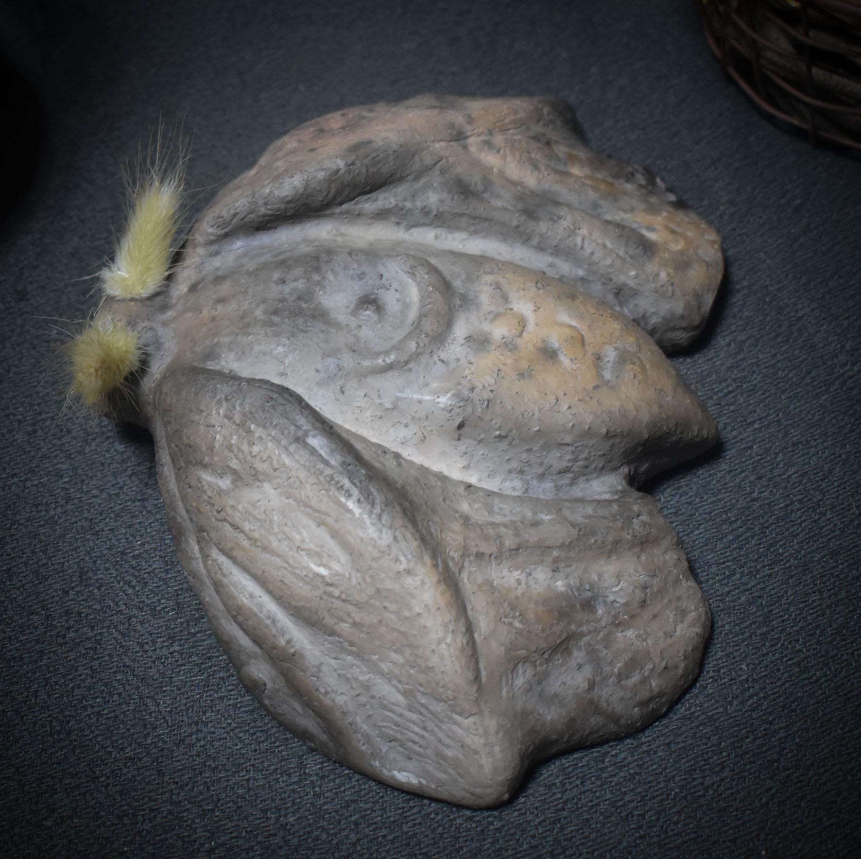 Tonskulptur der Nachtmotte – Hüterin des Mondlichts - Krafttier Motte - spirituelle Dekoration - Art.Nr.: SKU145