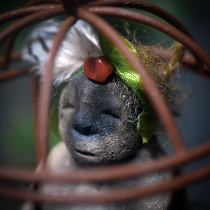 Tonskulptur der inneren Gefangenschaft – Ausdruck weiblicher Seelenkraft - Seelenarbeit - Art.Nr.: SKU146