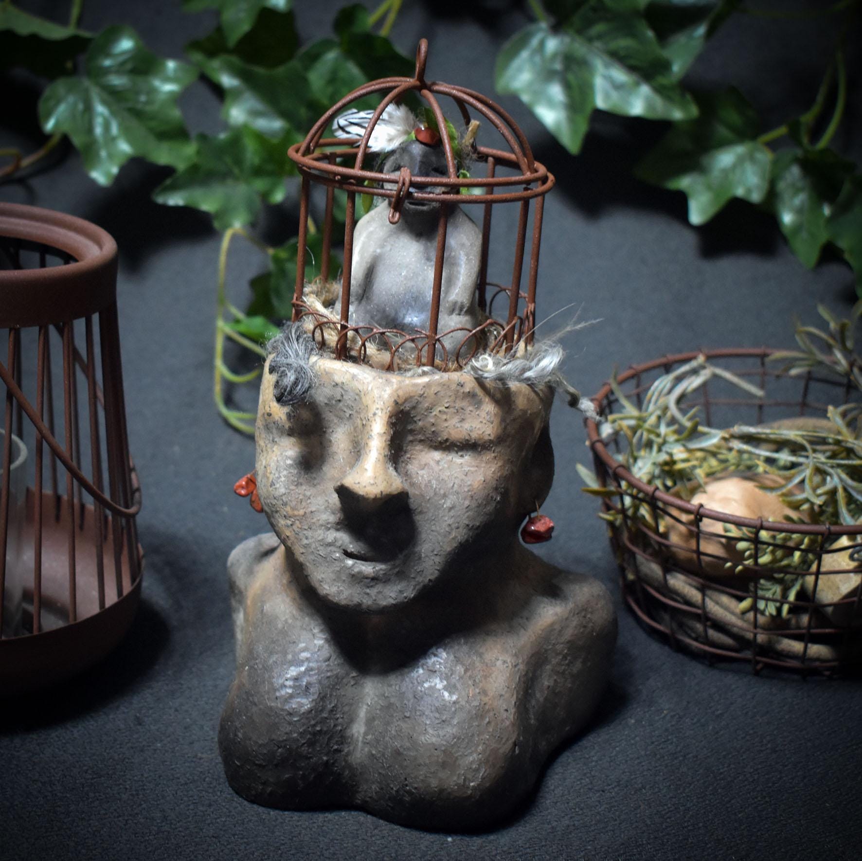 Tonskulptur der inneren Gefangenschaft – Ausdruck weiblicher Seelenkraft - Seelenarbeit - Art.Nr.: SKU146