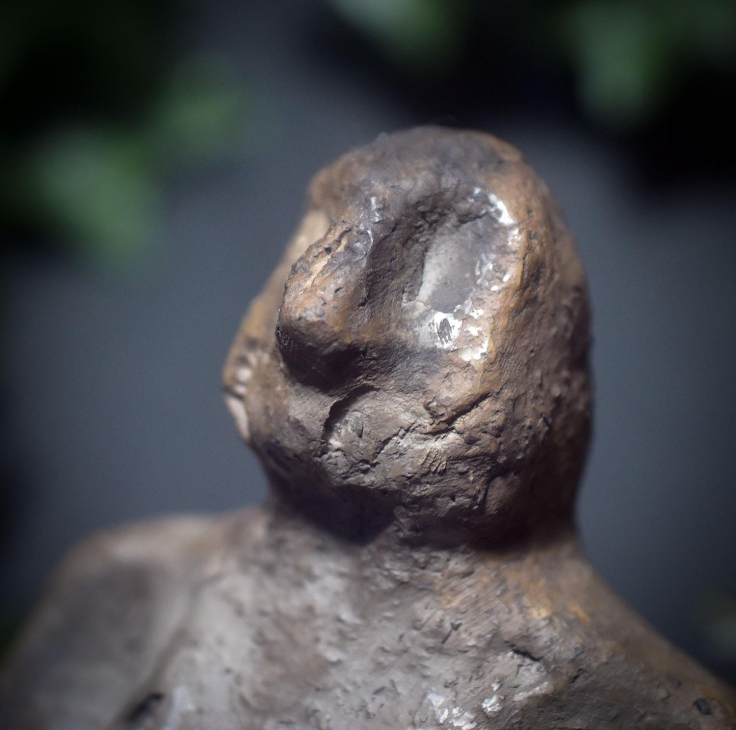 Archaische Skulptur der Weiblichkeit - Hüterin des Rauches – traditionelle Rauchbrandkunst - Art.Nr.: RÄH017