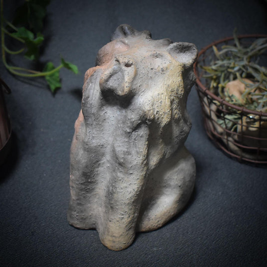 Krafttier Löwe – Feuergeborene Skulptur in Rauchbrandkunst - archaische Kunst - Schamanismus