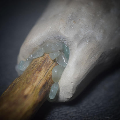 Göttinnenkraft in deinen Händen – Ritualstab mit Aventurin - traditionell gebrannter Ton - archaische Kunst