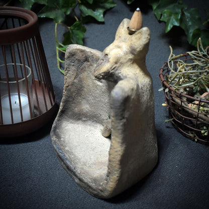 Cernunnos im Rauch – Archaischer Rückfluss-Räucherkegelhalter - traditionelle Rauchbrandkunst