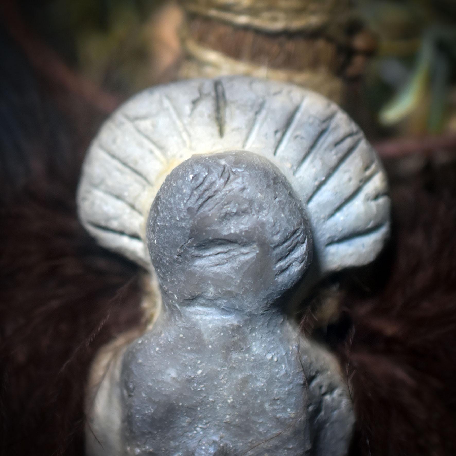 Räucherfächer des Urprinzips – Hüter der Lebenskraft - archaische männliche Gottheit - inspiriert durch Artefakt - Art.Nr.: RÄF008