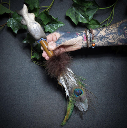 Räucherfedern der Mondgöttin – Hüterin von Intuition und Klarheit - archaische Rauchbrandkunst - Ritualwerkzeug