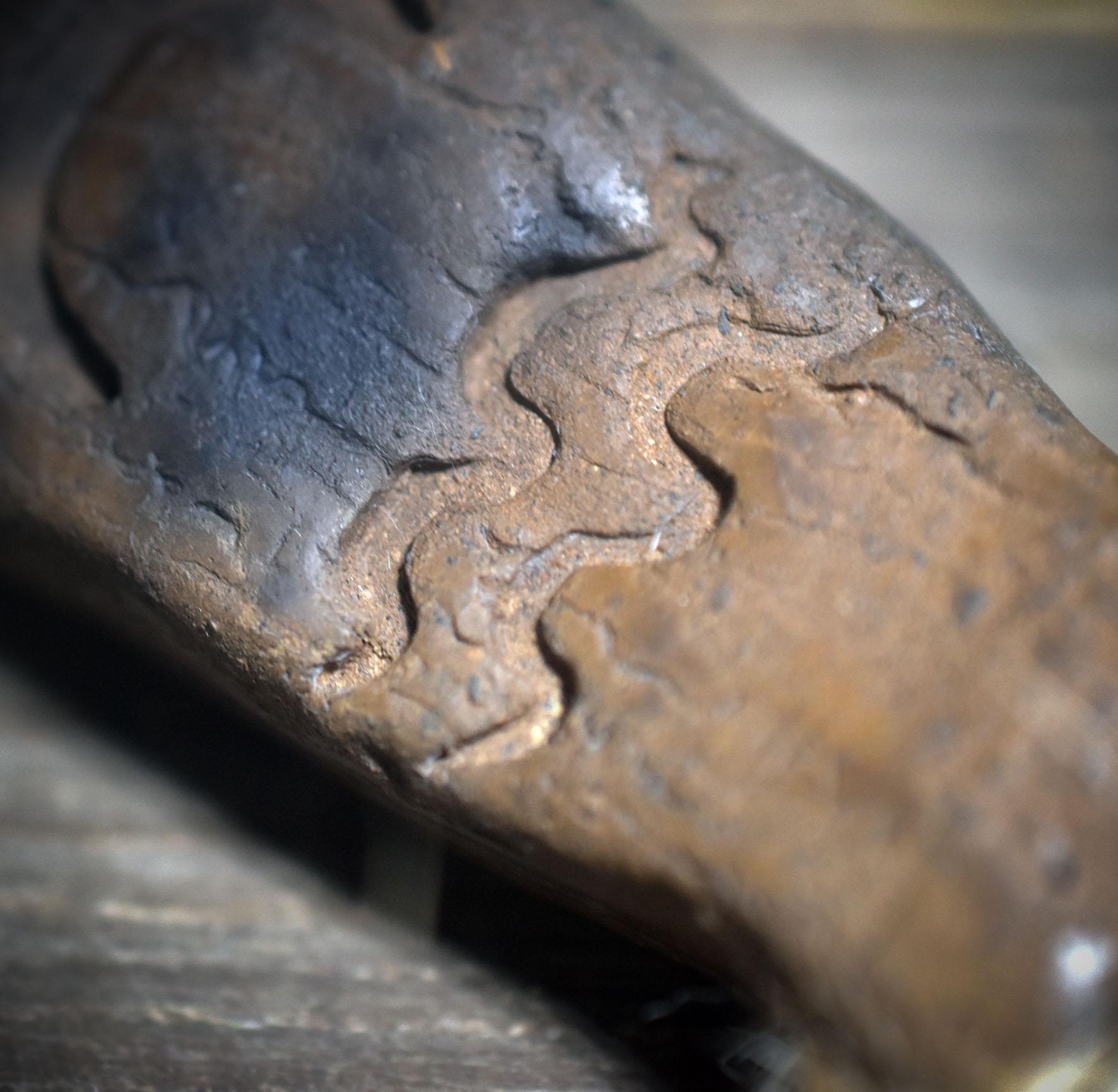 Räucherfächer -Schamanische Verbindung- – Handgefertigt aus Ton & Naturfedern - Ritualwerkzeug - Art.Nr.: RÄF015