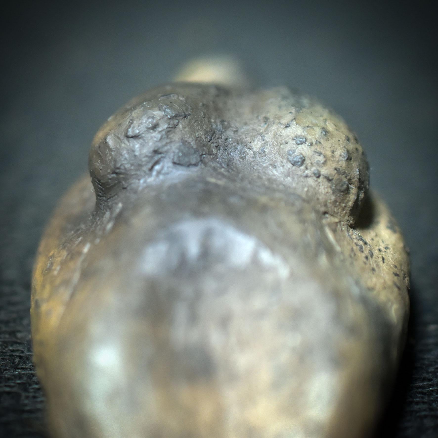 Taschengöttin – Venus als Begleiterin Deiner inneren Kraft - traditionell gebrannter Ton - inspiriert durch Artefakte - Art.Nr.: TAS007