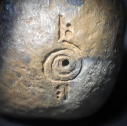 Gesicht der Führung – Schamanische Rassel als Werkzeug der Verbindung - traditioneller Rauchbrand - Klangkörper aus Ton - Art.Nr.: SRA043