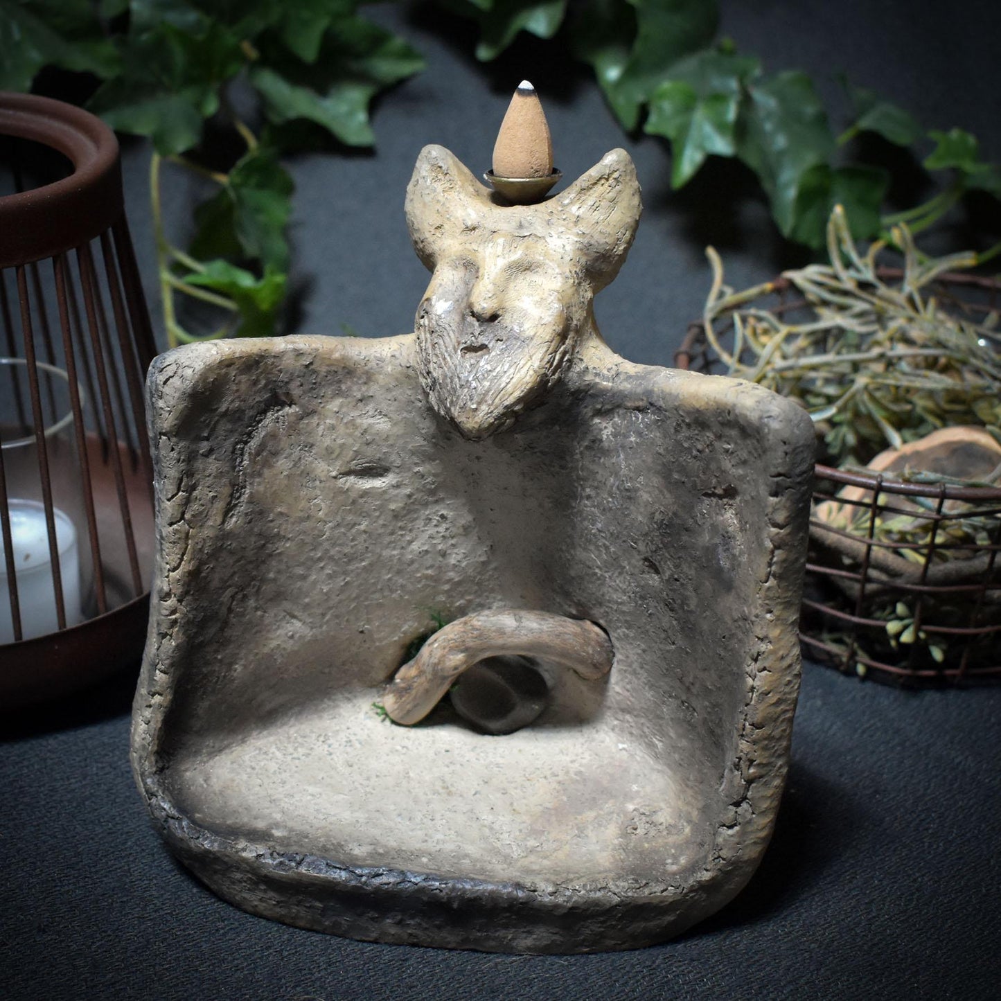 Cernunnos im Rauch – Archaischer Rückfluss-Räucherkegelhalter - traditionelle Rauchbrandkunst - Art.Nr.: RÄH018