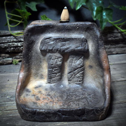 Rückfluss-Räucherkegelhalter Stonehenge – Rauchbrandkunst & Ritualkraft - 2 in 1 Räuchergefäß, Art.Nr.: RÄH024
