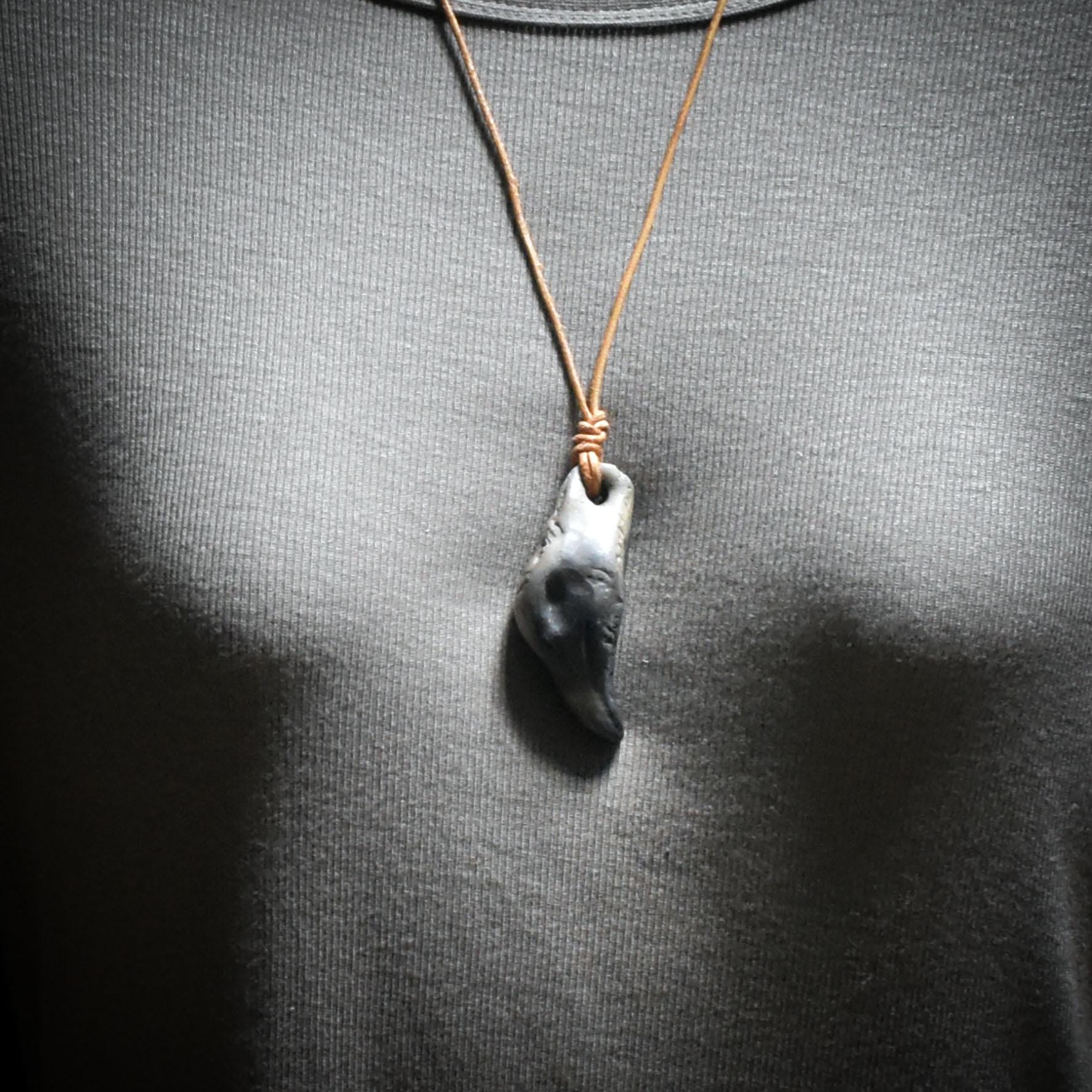 Die Kraft des Adlers – Traditionelles Rauchbrand-Amulett - Krafttier Schmuck