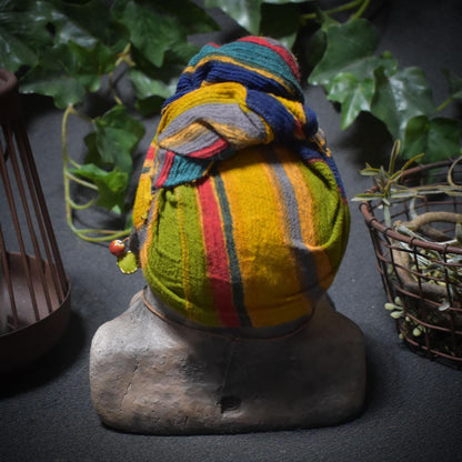 Schamanen Büste Ton, Gesicht der Weisheit Skulptur handgemacht, archaische Figur mit Turban & Perlen, spirituelle Altar Deko SKU156