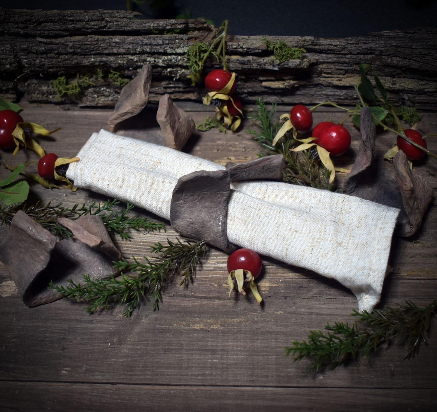 Rustikale Serviettenringe im 4er Set – Traditionell gebrannter Ton für deine Festtafel - Art.Nr.:SRT002