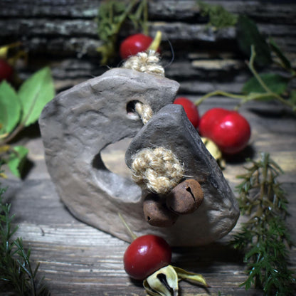 Rustikale Serviettenringe im 4er Set – Gebrannter Ton mit Jute und Glöckchen