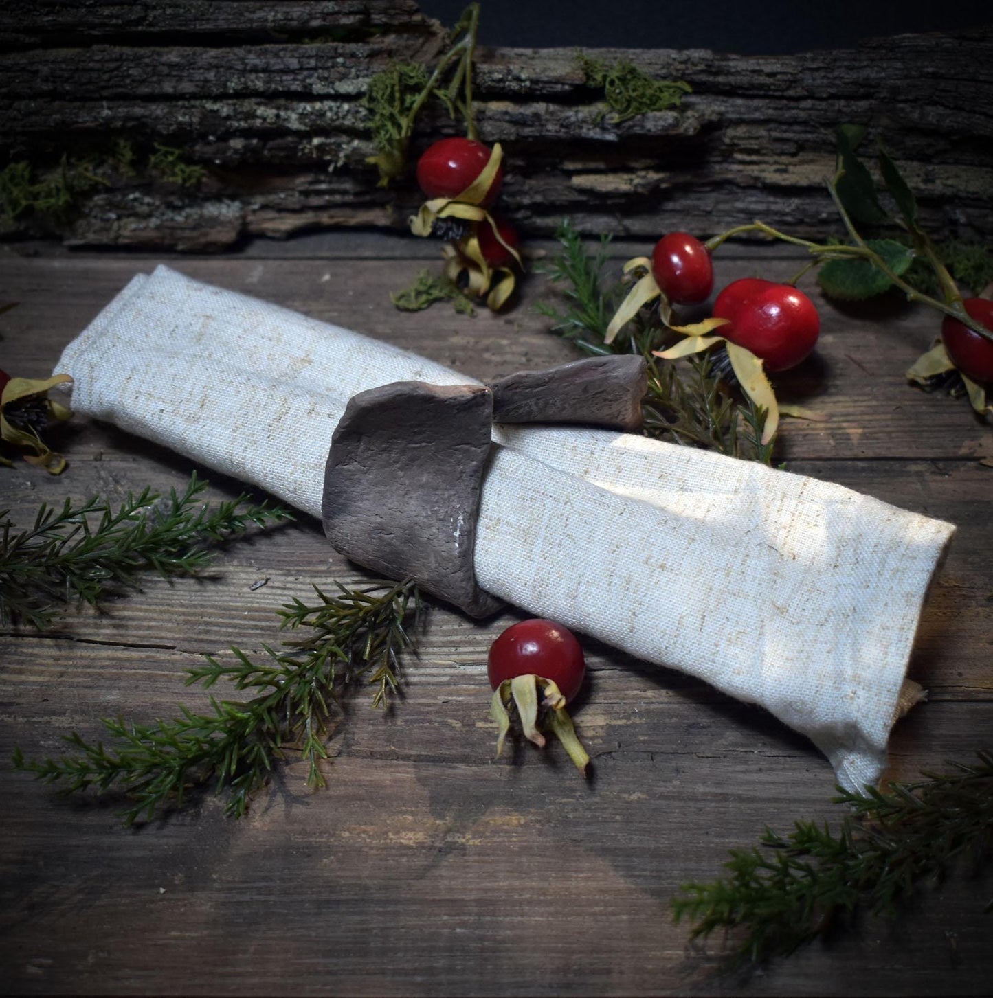 Rustikale Serviettenringe im 4er Set – Traditionell gebrannter Ton für deine Festtafel