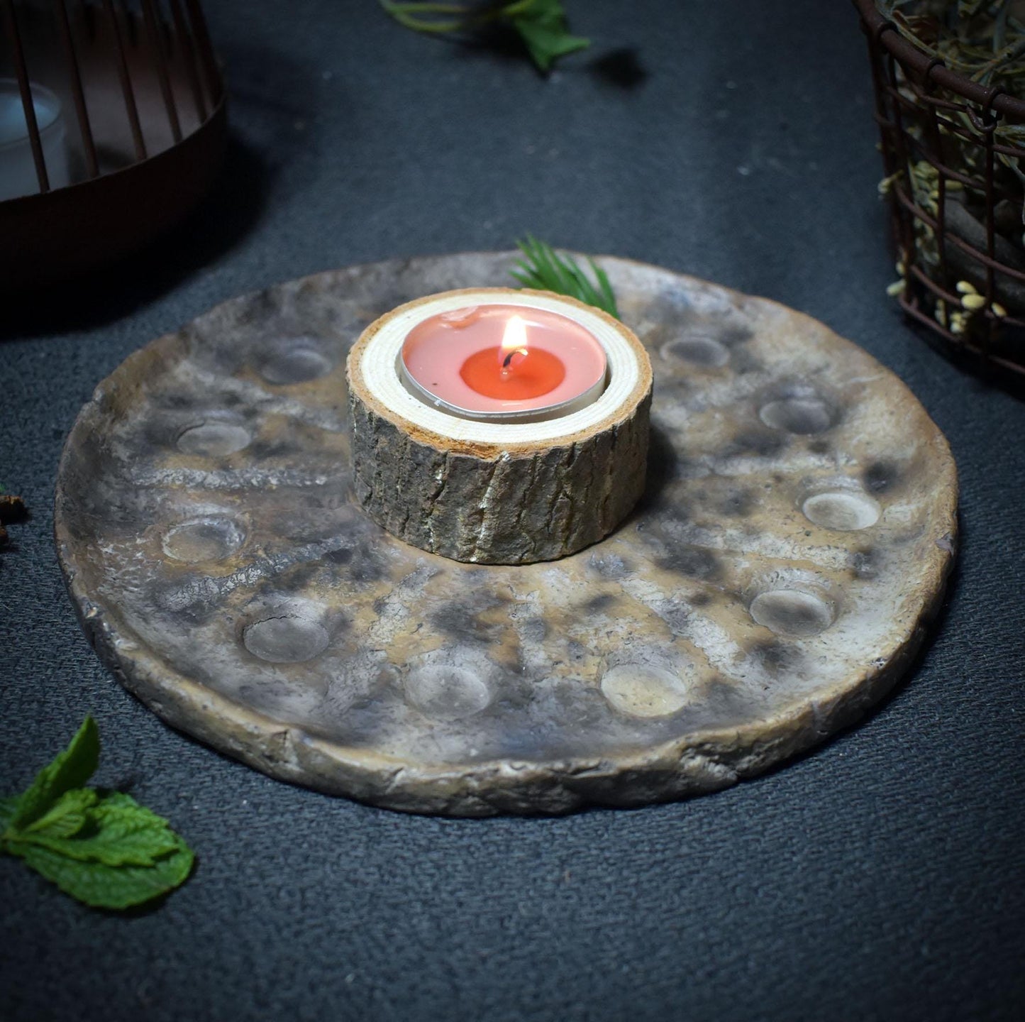 Dein Rauhnachtsbegleiter – Handgefertigter Ritualteller mit 12 Monatsmulden und wählbarem Symboldesign - Art.Nr.: JUL006