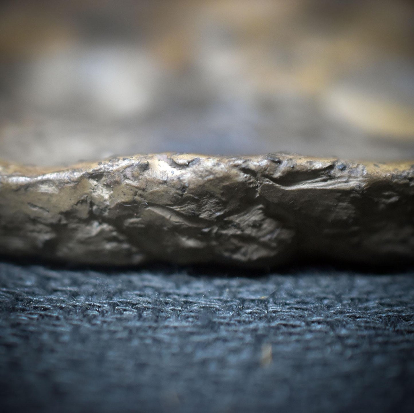 Dein Rauhnachtsbegleiter – Handgefertigter Ritualteller mit 12 Monatsmulden und wählbarem Symboldesign - Art.Nr.: JUL006