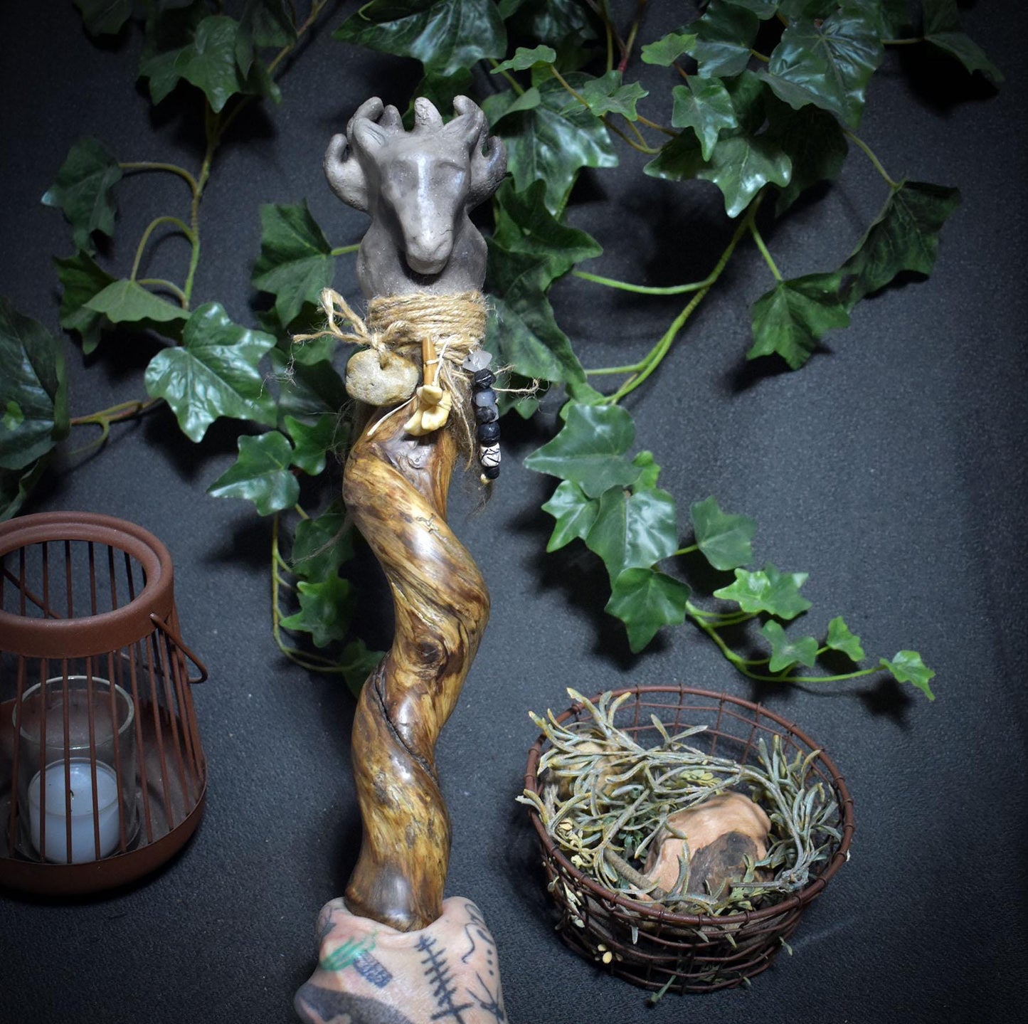 Ritualstab Krafttier Hirsch – Schutz & Weisheit für das kommende Julfest - spiritueller Begleiter - Art.Nr.: RST026