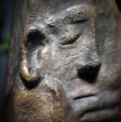 Rückfluss Räucherkegelhalter – Das Gesicht der Stille - traditionell gebrannter Ton - mystische, magische Dekoration - Art.: RÄH023