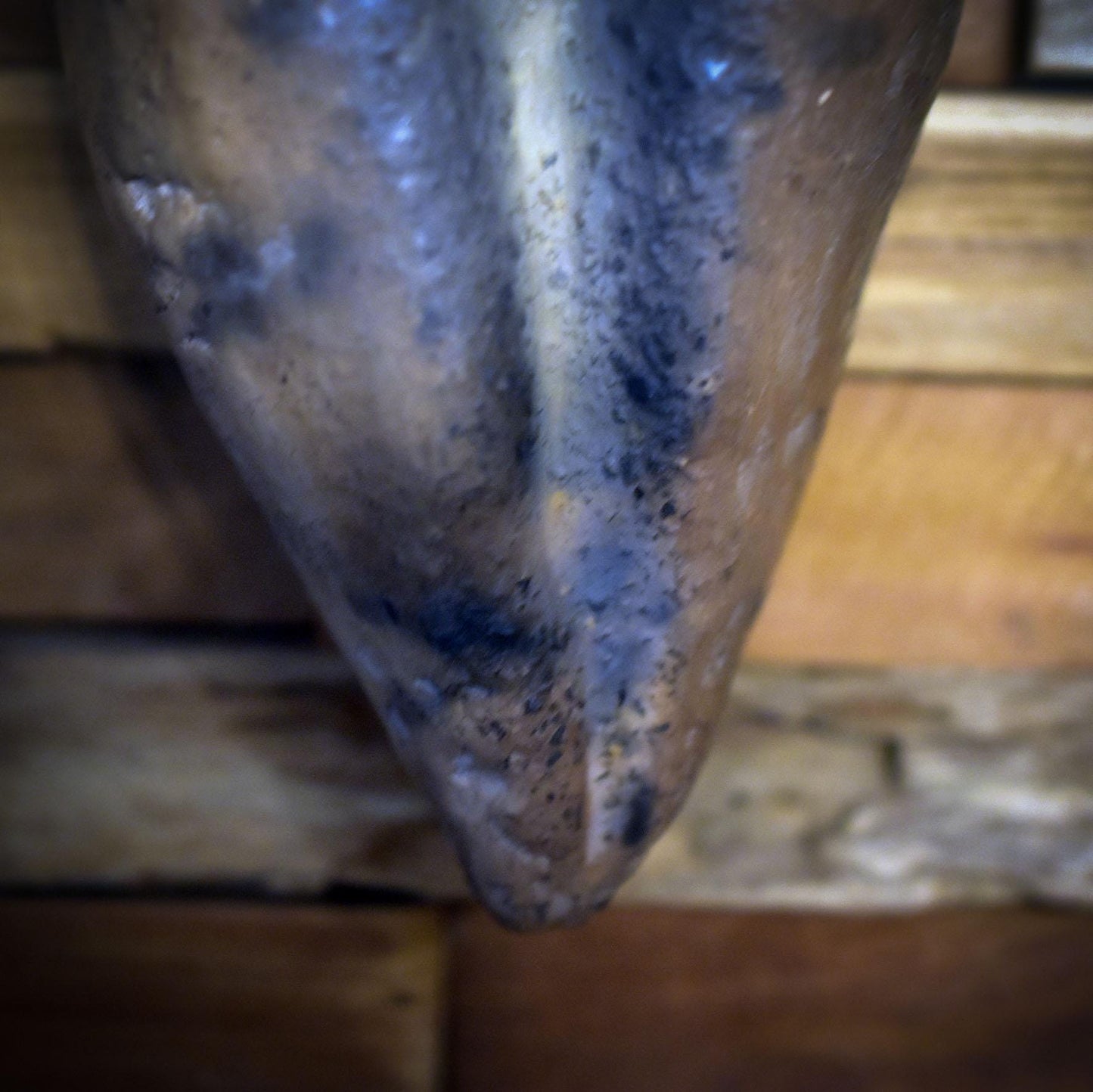 Matriarchale Göttin – Wandskulptur zwischen Opfergabe und Licht- Opferschale/Teelichthalter - Art.Nr.: SKU160