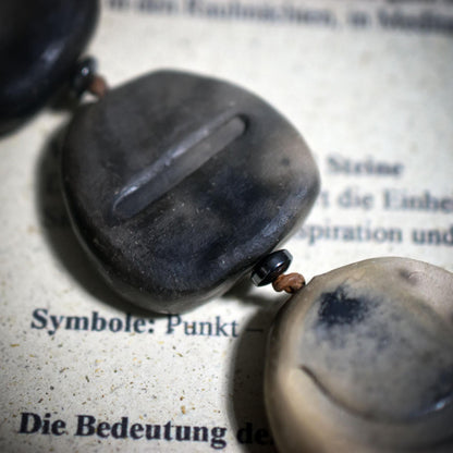 Weg der Intuition – Rauchbrand-Kette als Ritualbegleiter und Talisman der inneren Stimme - Art.Nr.: WKR001