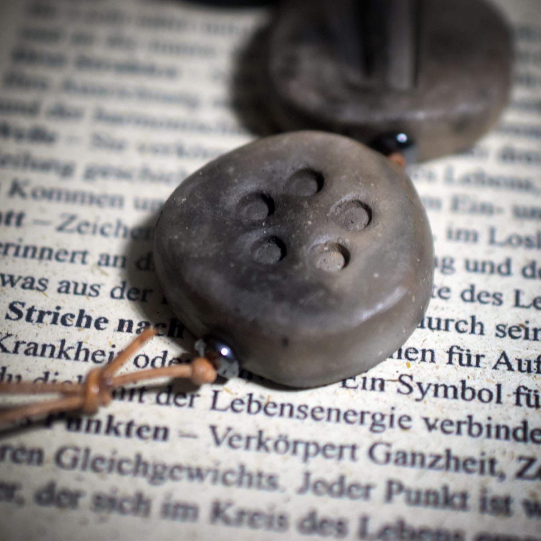 Weg der Heilung – Rauchbrand-Kette mit 6 Steinen für Balance und Lebensfluss - Art.Nr.: WKR004