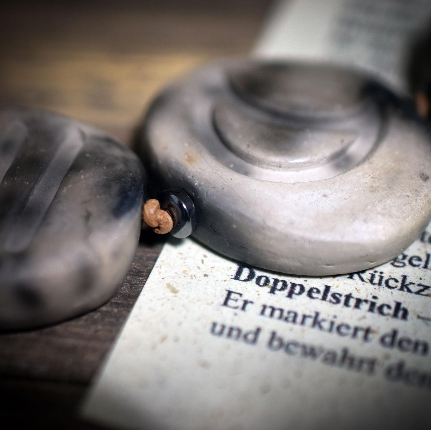 Weg der Ahnen – Rauchbrand-Kette mit 7 Steinen für Erinnerung und Verbindung - Art.Nr.: WKR005