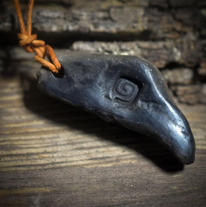 Die Kraft des Adlers – Traditionelles Rauchbrand-Amulett - Krafttier Schmuck - Art.Nr.: AMU062