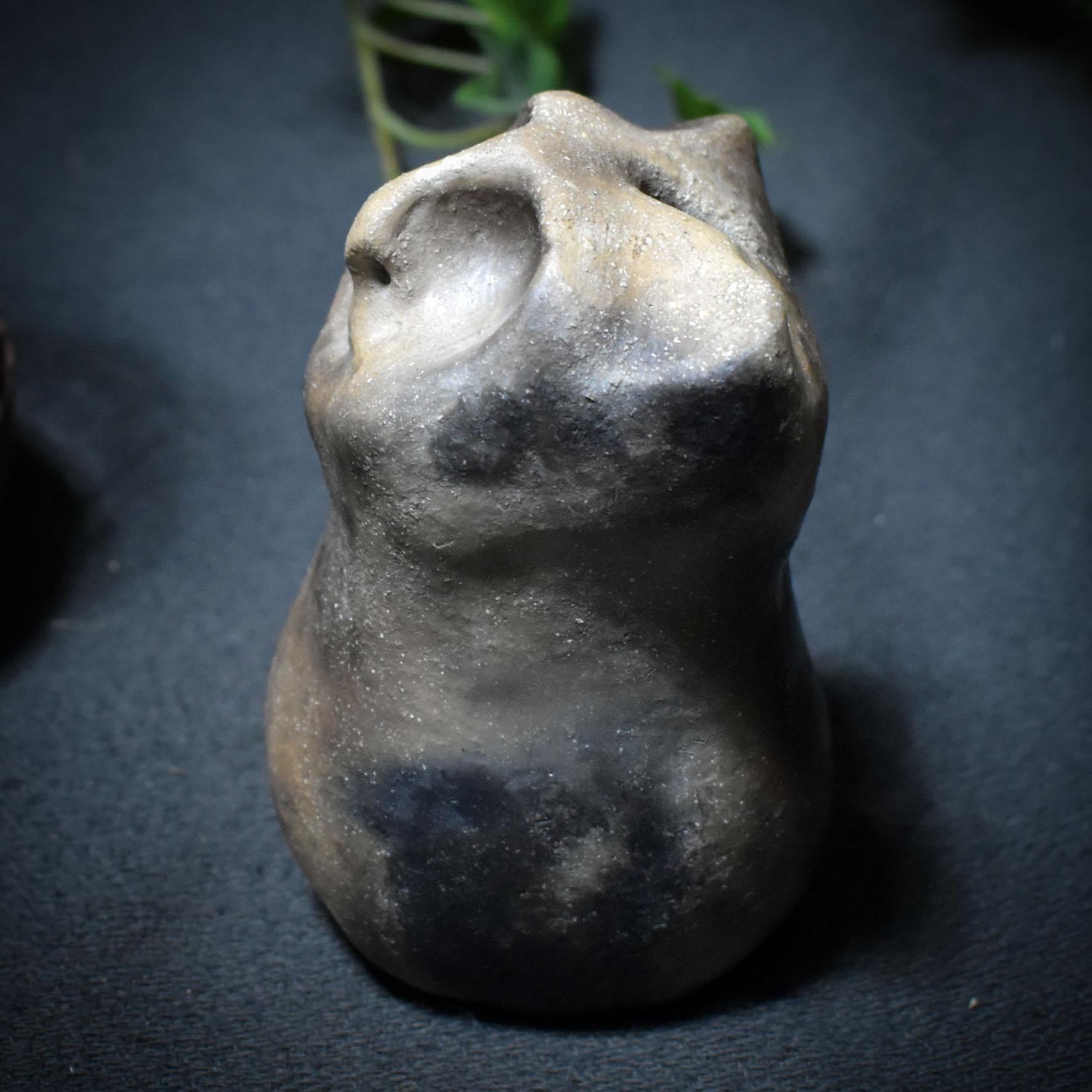 Wächter deiner Wünsche – der archaische Wunschhüter aus Rauchbrand-Ton - dein spiritueller Begleiter - Art.Nr.: WSH002