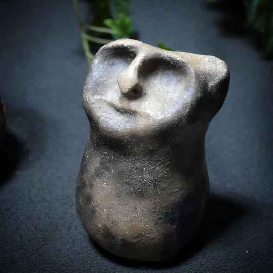 Wächter deiner Wünsche – der archaische Wunschhüter aus Rauchbrand-Ton - dein spiritueller Begleiter - Art.Nr.: WSH002