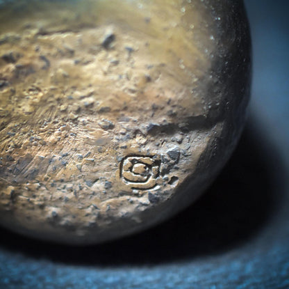 Wächter deiner Wünsche – der archaische Wunschhüter aus Rauchbrand-Ton - dein spiritueller Begleiter - Art.Nr.: WSH002