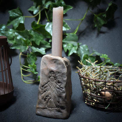 Jul-Kerzenhalter – Traditionelle Rauchbrandkunst mit nordischem Schutzsymbol - Art.Nr.: TKH014