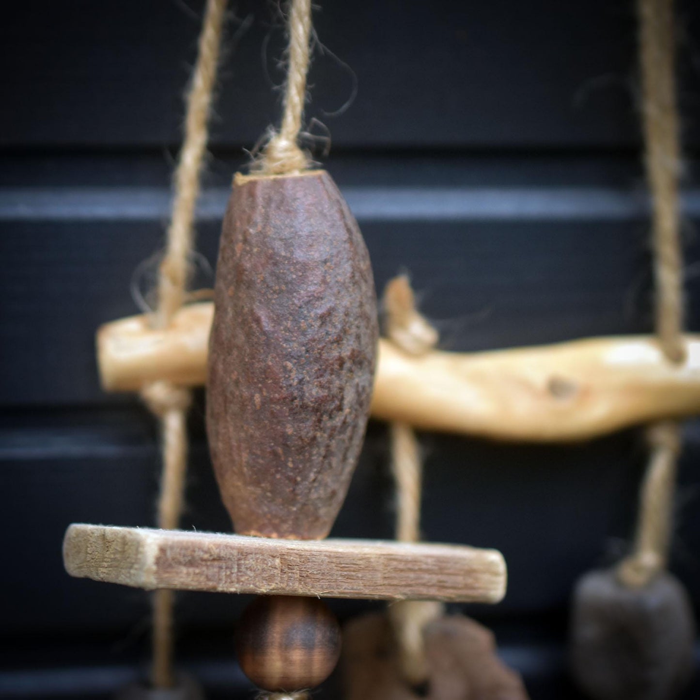 Majestätische Wanddekoration - Krafttier Löwe – Spirituelle Wand Deko aus Ton