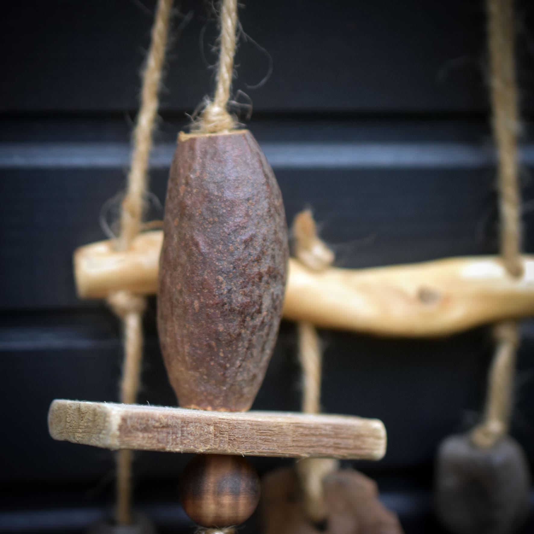 Majestätische Wanddekoration - Krafttier Löwe – Spirituelle Wand Deko aus Ton