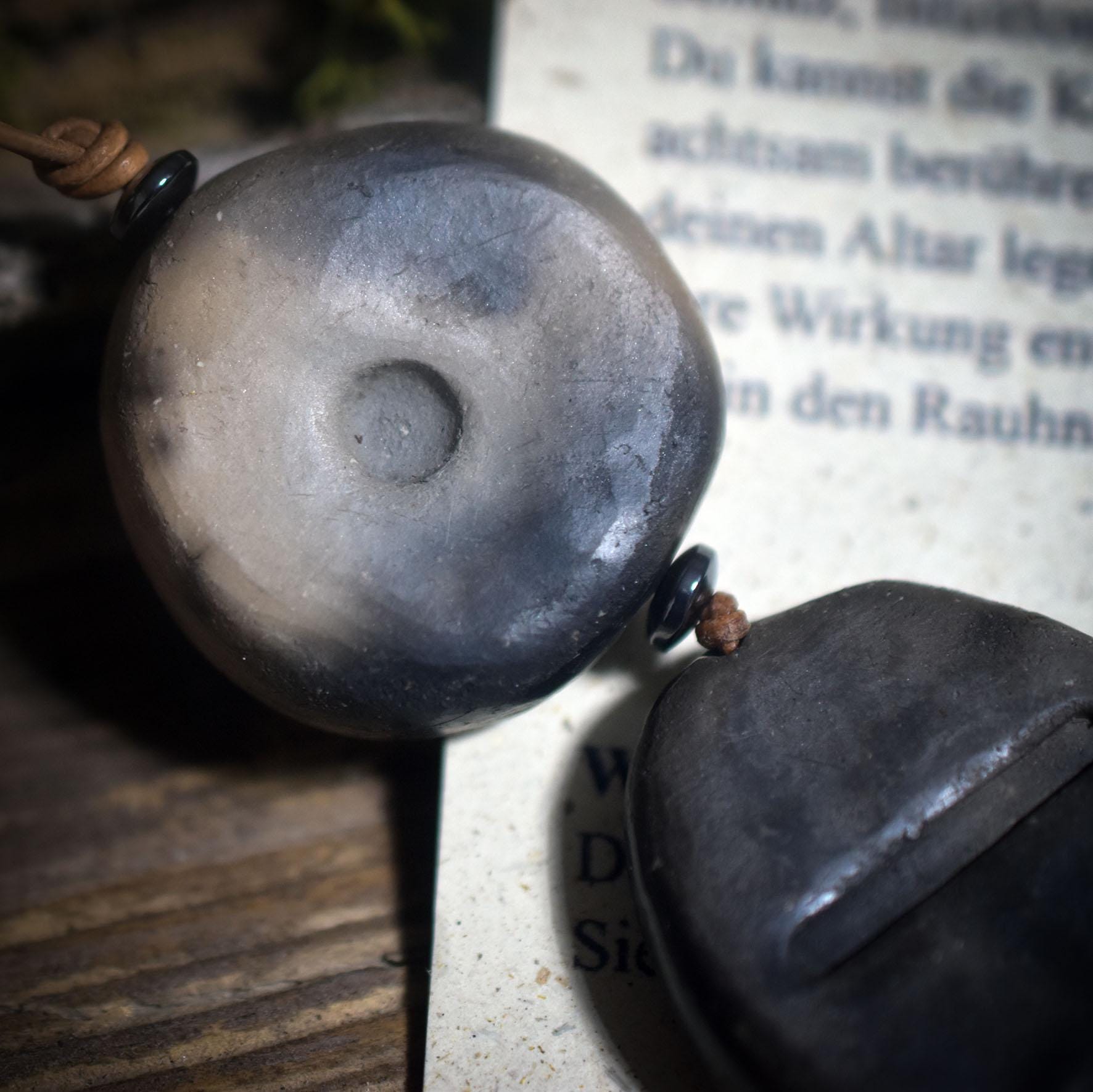 Weg der Intuition – Rauchbrand-Kette als Ritualbegleiter und Talisman der inneren Stimme - Art.Nr.: WKR001