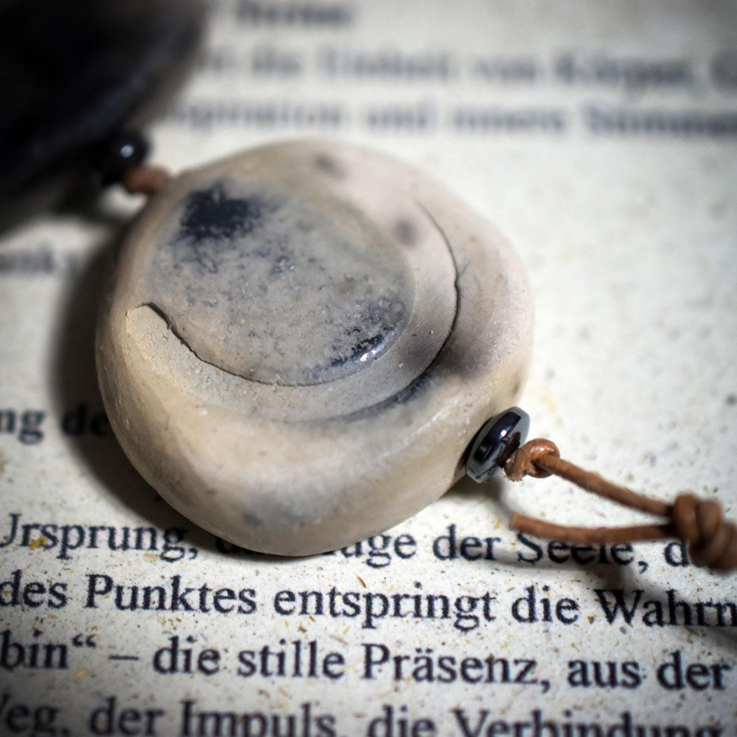 Weg der Intuition – Rauchbrand-Kette als Ritualbegleiter und Talisman der inneren Stimme