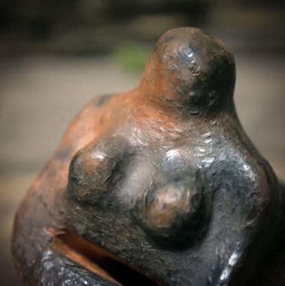 Hüterin deiner Wünsche – die archaische Göttin aus Rauchbrand-Ton - deine spirituelle Lebensbegleiterin - Art.Nr.: WSH006