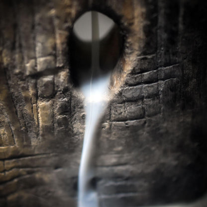 Rückfluss Räucherkegelhalter – Rauchbrand-Turm mit Wicca Blessing Symbol, Eichel & Ilex - Art.Nr.: RÄH037